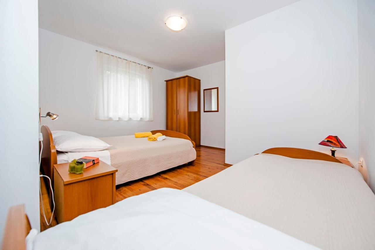 Apartments Bella Rovigno Esterno foto