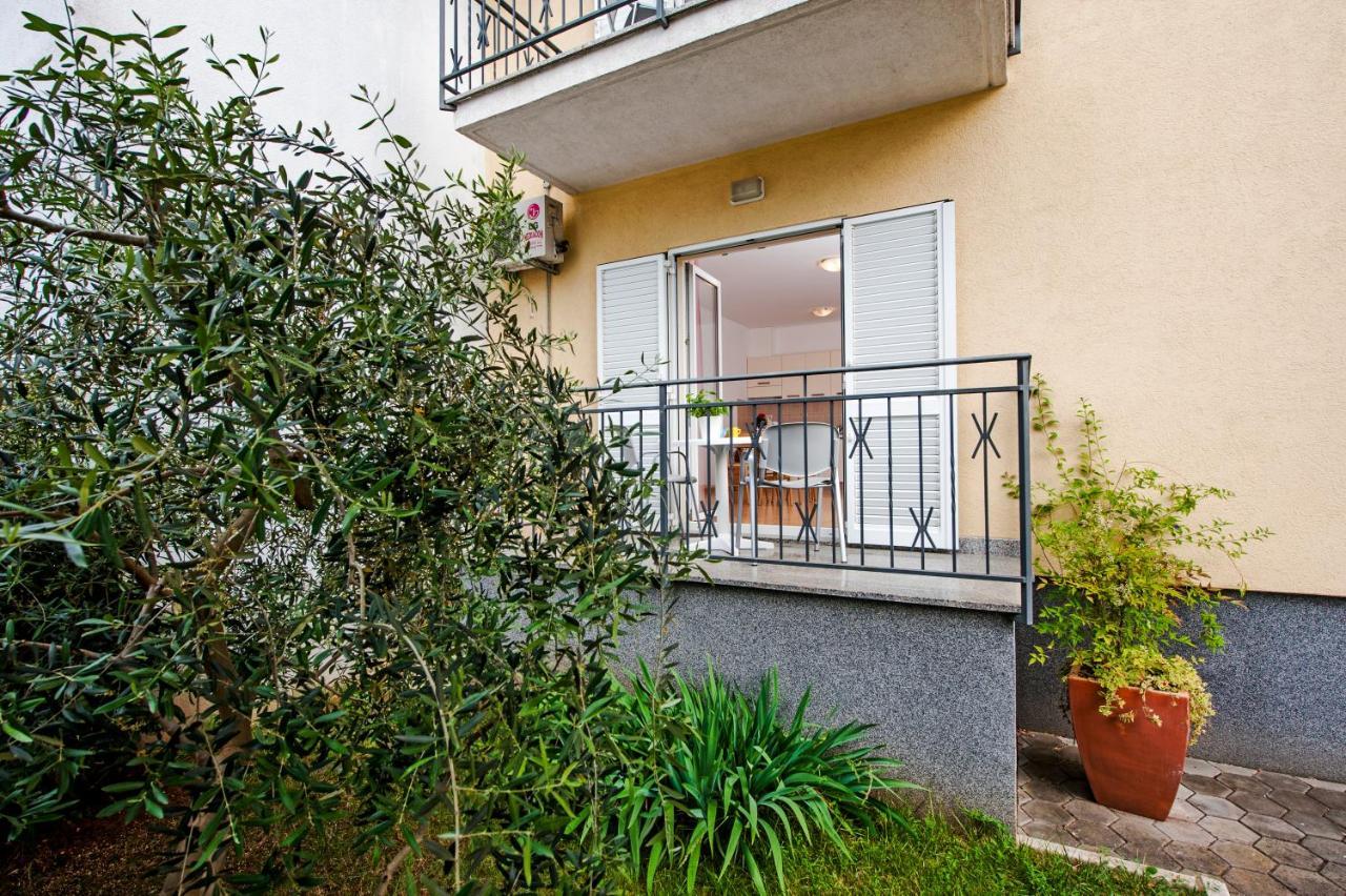 Apartments Bella Rovigno Esterno foto