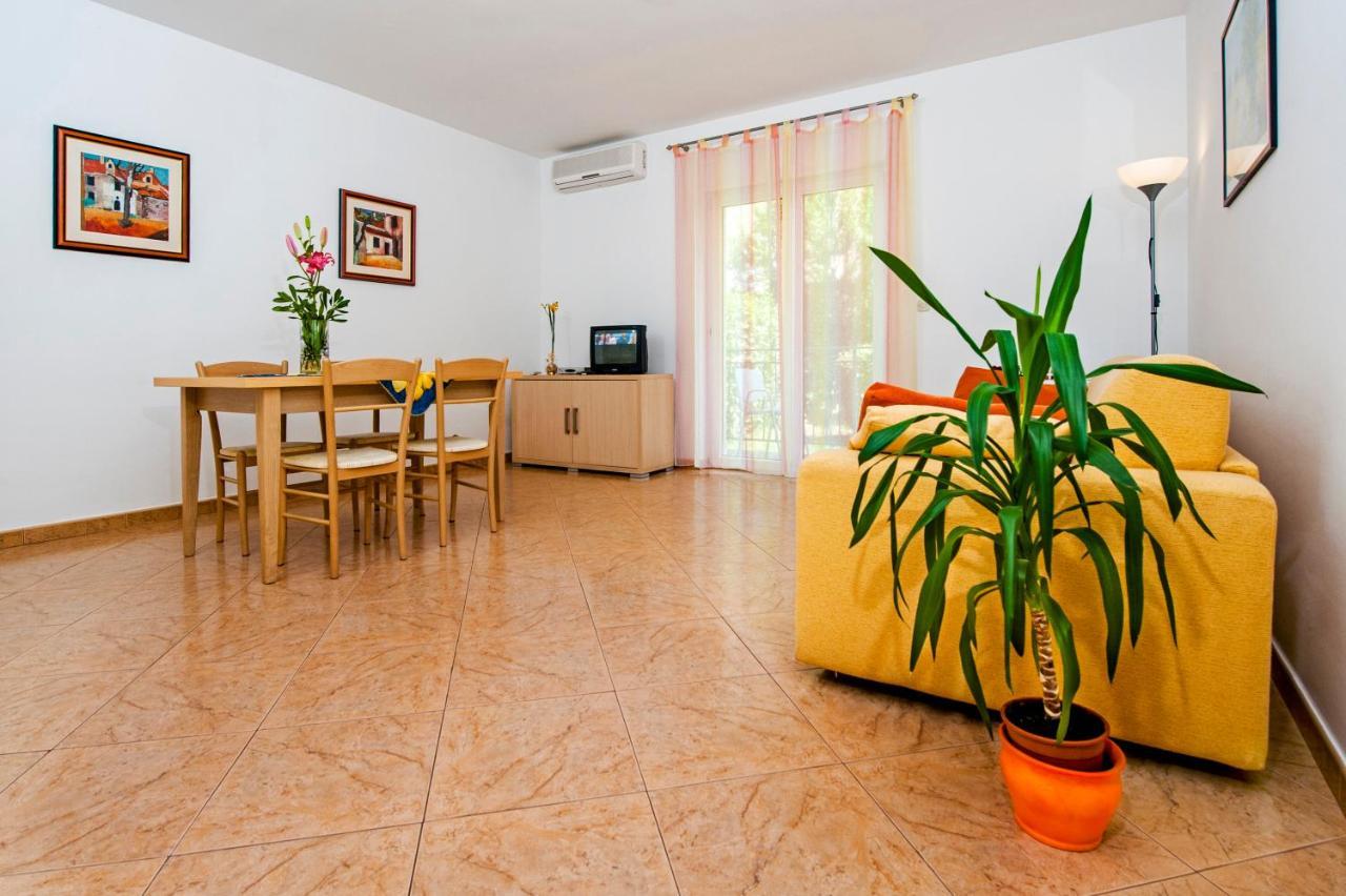 Apartments Bella Rovigno Esterno foto