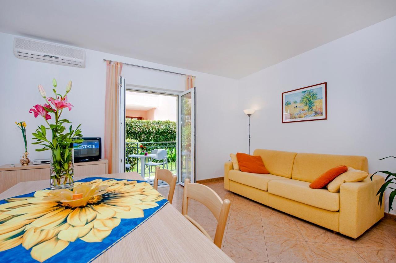 Apartments Bella Rovigno Esterno foto