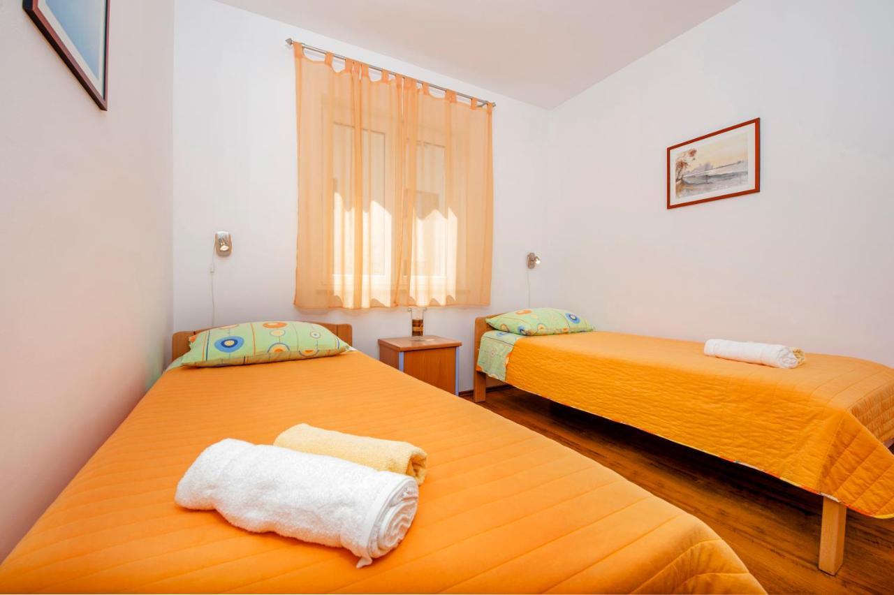 Apartments Bella Rovigno Esterno foto